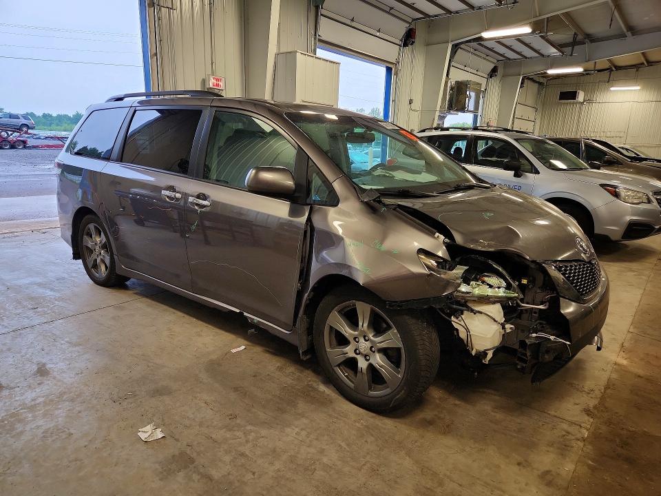 2017 Toyota Sienna VIN 5TDXZ3DC8HS839798 COPART salvage auction — FRONT END, Mn - Cert Of Title-Salvage, sold $250 on 2026-07-21 (photo 4)