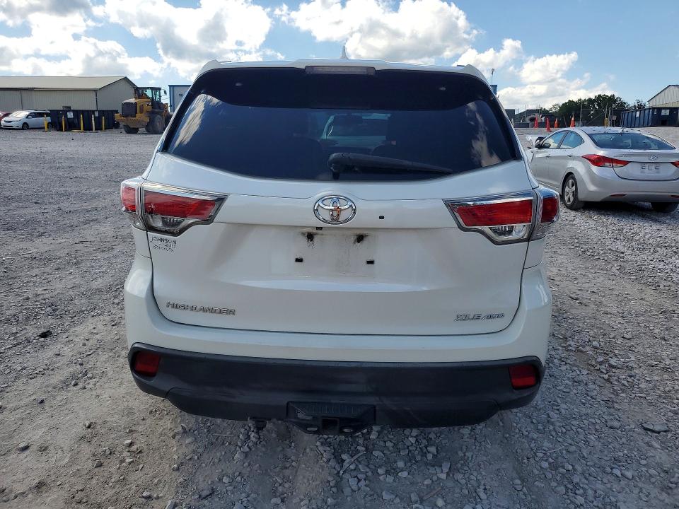 2015 Toyota Highlander VIN 5TDJKRFH2FS120937 COPART salvage auction — MINOR DENT/SCRATCHES, Tn - Certificate Of Title, sold $5,700 on 2026-07-14 (photo 6)