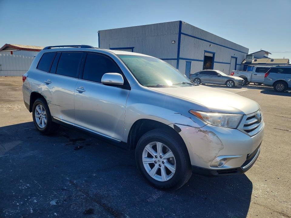 2011 Toyota Highlander VIN 5TDZK3EHXBS040815 COPART salvage auction — MINOR DENT/SCRATCHES, Nv - Cert Of Title-Rebuilt Total Lo, sold $2,600 on 2026-07-08 (photo 4)