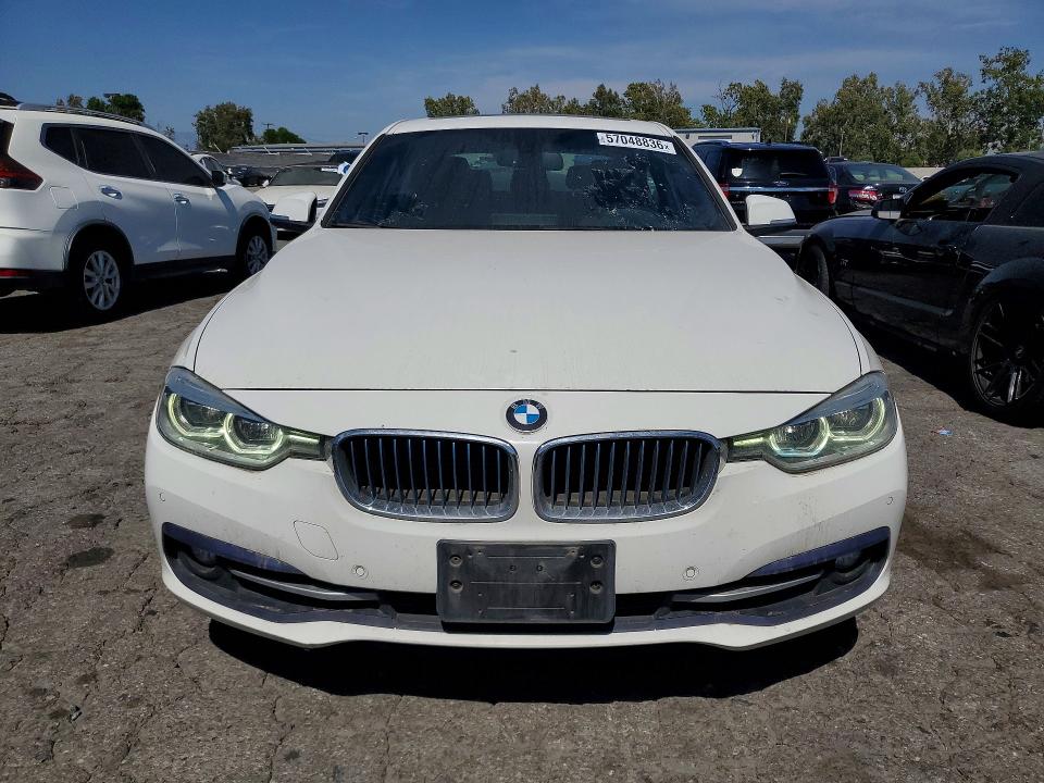 2017 BMW VIN WBA8E1C59HK480005 COPART salvage auction — MINOR DENT/SCRATCHES, Ca - Dis/Dlr/Exp Only Clean Title, sold $3,550 on 2026-07-30 (photo 5)