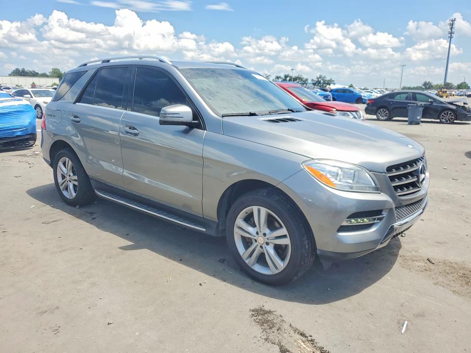 2015 Mercedes-benz VIN 4JGDA5HB1FA517842 COPART salvage auction — MINOR DENT/SCRATCHES, FL - CERTIFICATE OF TITLE, sold $6,500 on 2026-08-01 (photo 4)