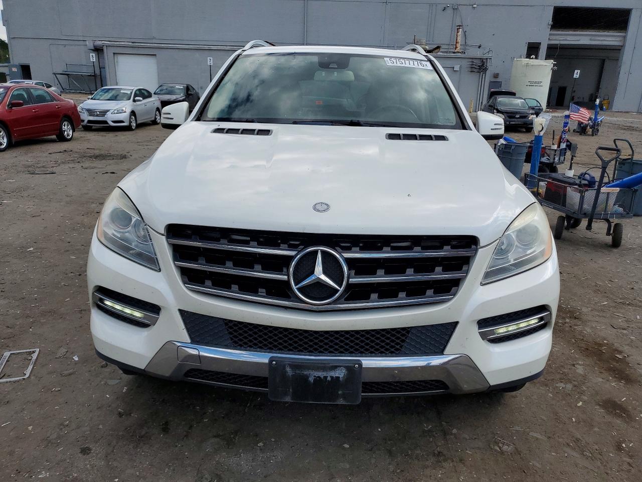 2013 Mercedes-Benz ML-Class VIN 4JGDA5HBXDA262024 COPART salvage auction — Minor Dent/Scratches, VA - CERTIFICATE OF TITLE, sold $2,500 on 2026-07-01 (photo 5)