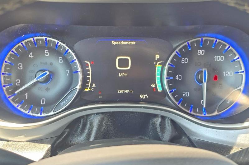 2023 Chrysler Pacifica VIN 2C4RC1FGXPR559578 COPART salvage auction — NORMAL WEAR, Tx - Certificate Of Title (P), sold $6,700 on 2026-07-09 (photo 8)