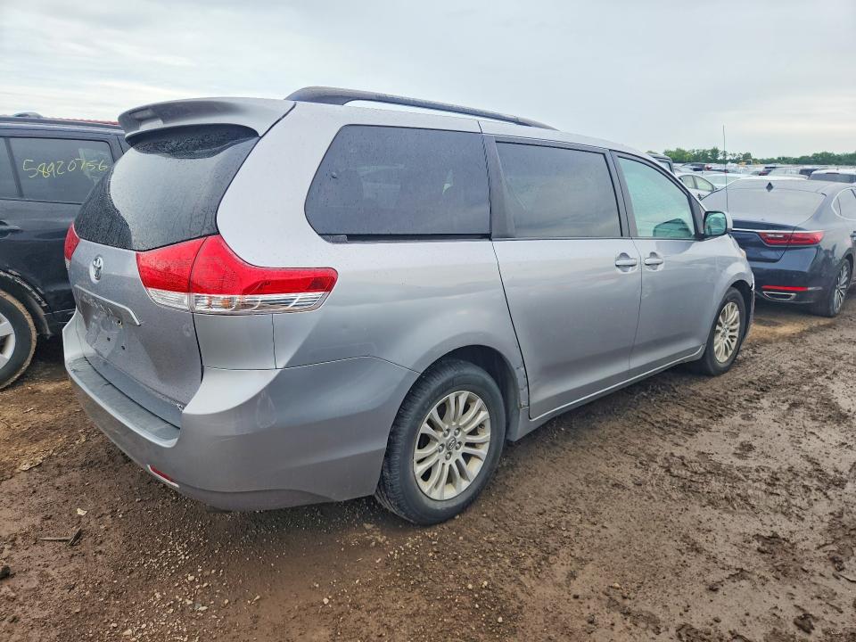 2012 Toyota VIN 5TDYK3DC9CS180552 COPART salvage auction — SIDE, Il - Certificate Of Title, sold $1,750 on 2026-07-07 (photo 3)