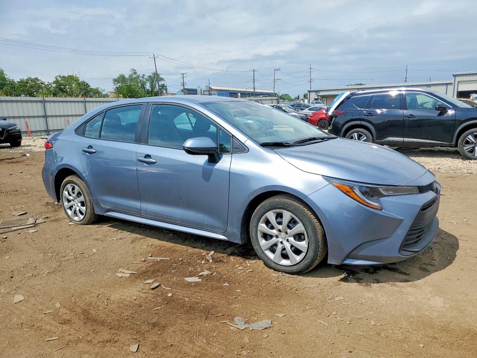 2025 Toyota Corolla VIN 5YFB4MDE8SP257748 COPART salvage auction — MINOR DENT/SCRATCHES, IL - CERTIFICATE OF TITLE, sold $15,200 on 2026-07-10 (photo 4)