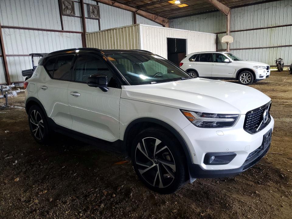 2019 Volvo Xc40 VIN YV4162UM7K2107000 COPART salvage auction — MINOR DENT/SCRATCHES, Tx - Certificate Of Title (P), sold $8,500 on 2026-07-21 (photo 4)