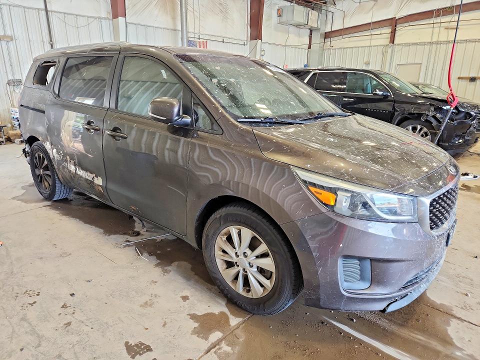 2016 Kia SEDONA VIN KNDMB5C14G6084764 COPART salvage auction — Burn Interior, Il - Junking Cert Of A Vehicle, sold $225 on 2026-07-27 (photo 4)