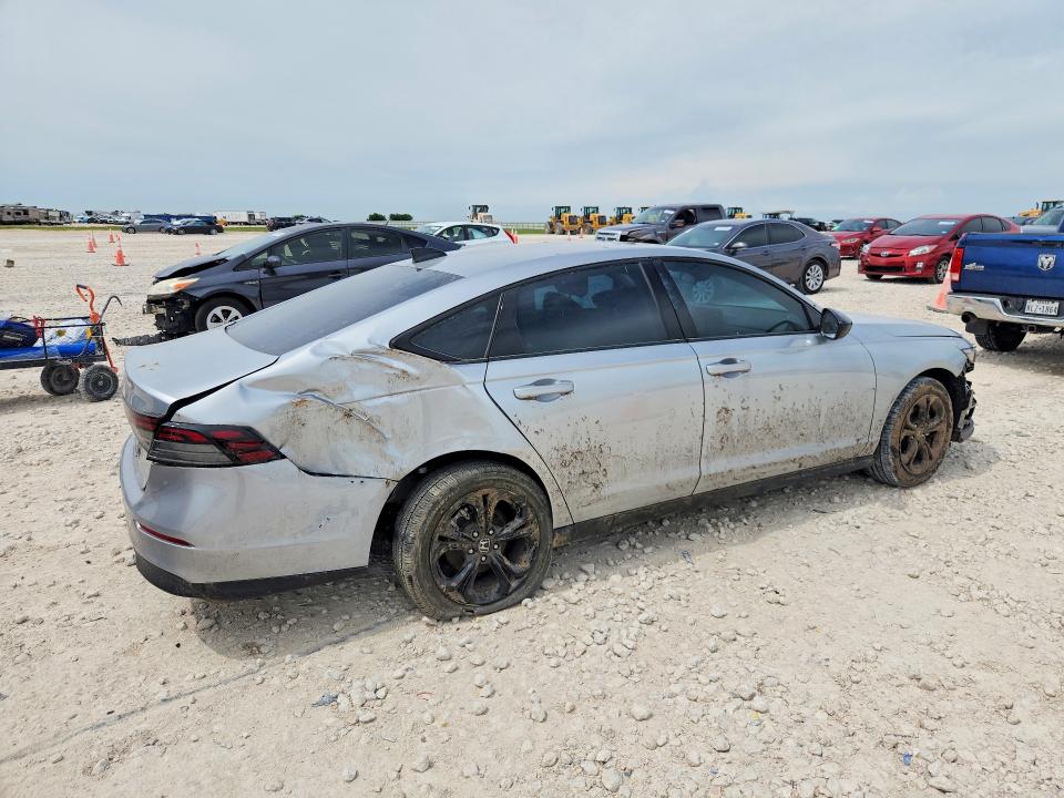 2025 Honda Accord VIN 1HGCY1F4XSA021619 COPART salvage auction — SIDE, Tx - Salvage Vehicle Title, sold $7,000 on 2026-07-02 (photo 3)
