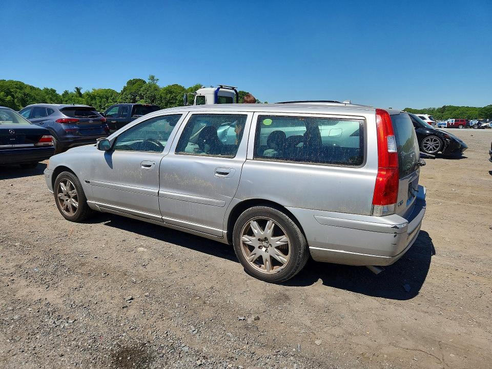 2006 Volvo V70 VIN YV1SW640162573386 COPART salvage auction — BURN, MA - CERT OF TITLE-RECONSTRCTD COLL, sold $125 on 2026-07-29 (photo 2)