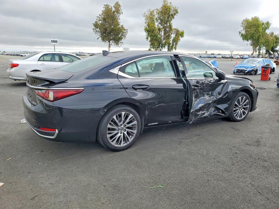 2019 Lexus VIN 58AB21B1XKU002885 COPART salvage auction — SIDE, CA - SALVAGE CERTIFICATE, sold $9,400 on 2026-08-02 (photo 3)