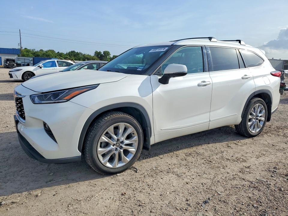 2020 Toyota Highlander VIN 5TDDZRBH9LS028265 COPART salvage auction — MINOR DENT/SCRATCHES, TX - SALVAGE VEHICLE TITLE, sold $13,200 on 2026-07-27 (photo 1)