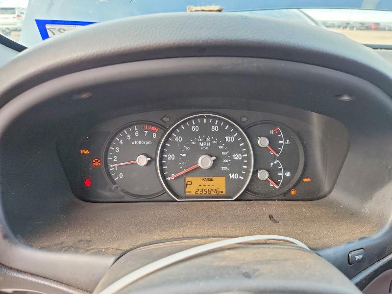 2008 Kia Rondo VIN KNAFG526087177295 COPART salvage auction — REAR END, Tx - Salvage Vehicle Title, sold $90 on 2026-07-28 (photo 9)