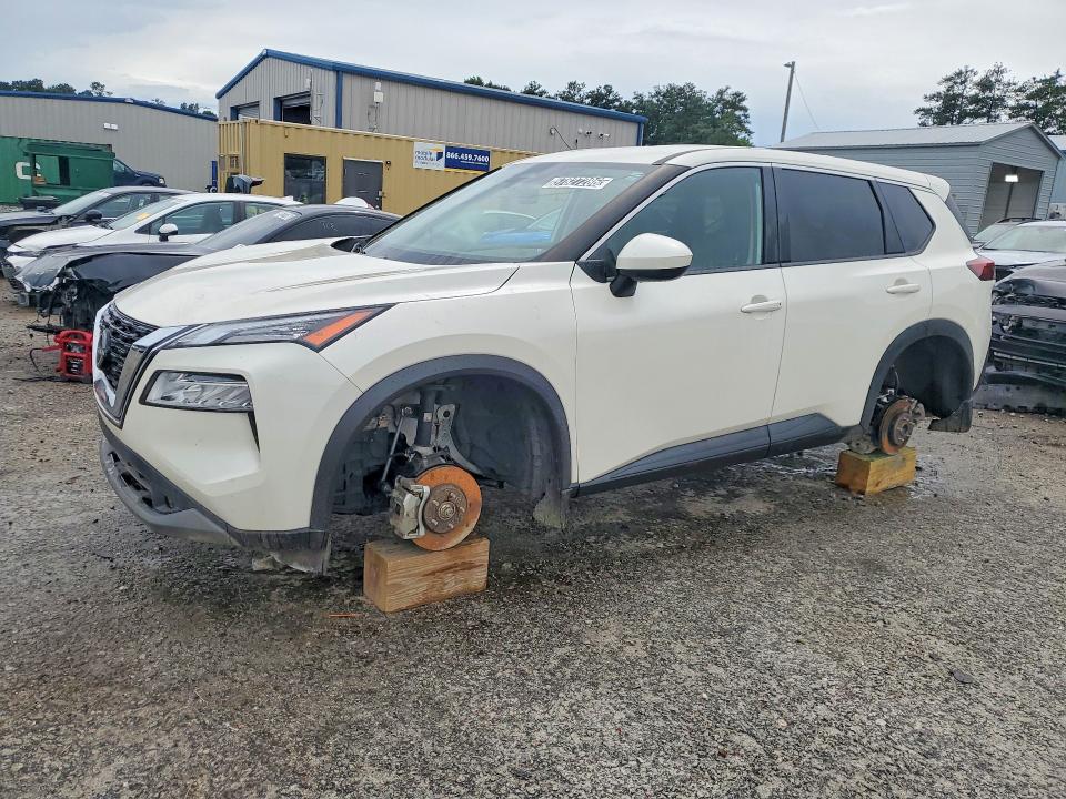 2023 Nissan Rogue VIN JN8BT3BA5PW435566 COPART salvage auction — MINOR DENT/SCRATCHES, Ct - Clean Title, sold $3,100 on 2026-07-28 (photo 1)
