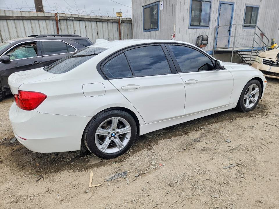 2015 BMW 3er VIN WBA3C1C5XFK119864 COPART salvage auction — SIDE, Ca - Salvage Certificate, sold $1,850 on 2026-08-13 (photo 3)