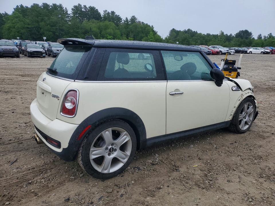 2011 Mini Cooper VIN WMWSV3C51BTY10691 COPART salvage auction — FRONT END, MA - CERT OF TITLE-RECONSTRCTD COLL, sold $425 on 2026-07-02 (photo 3)