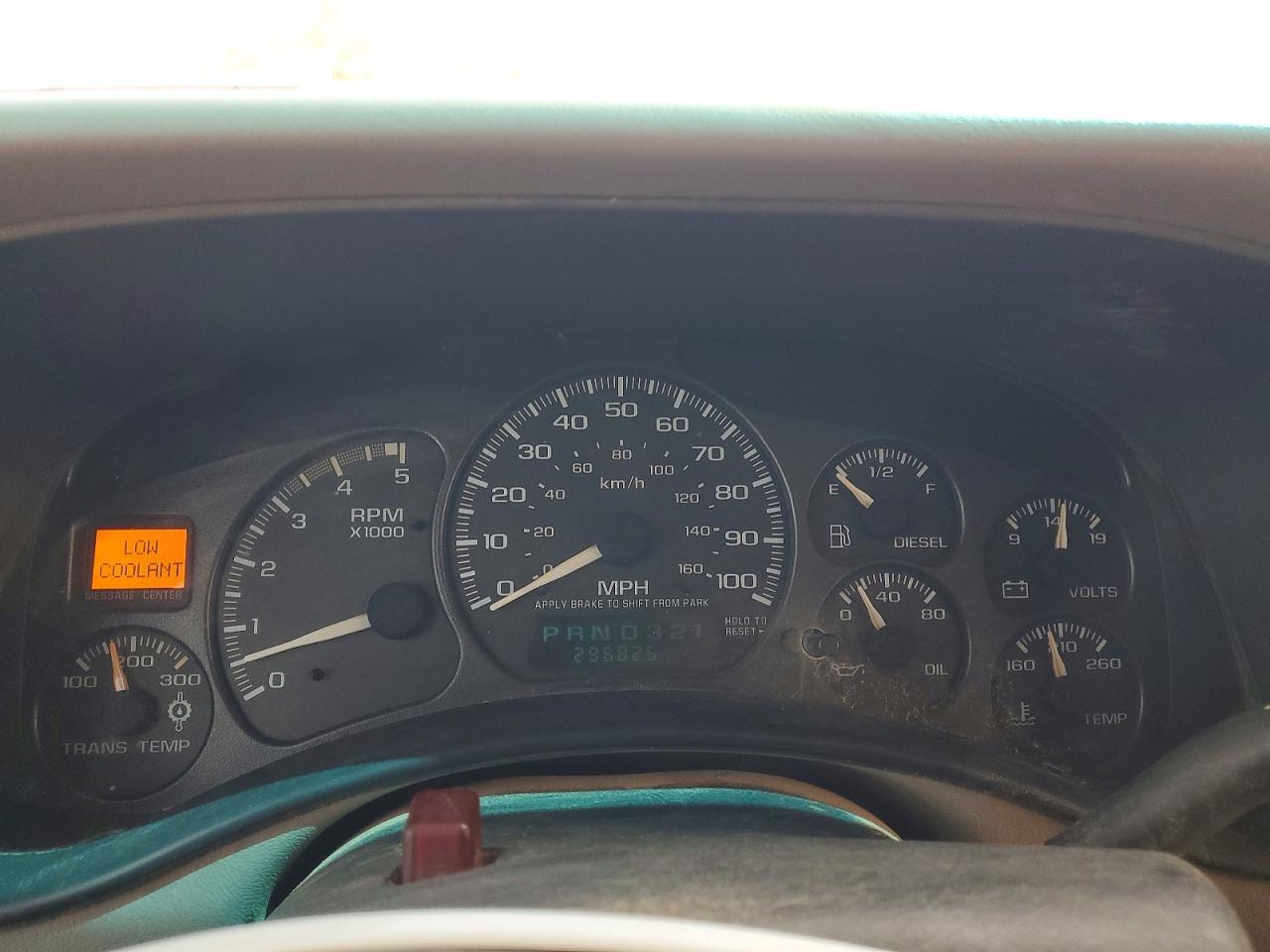 2001 GMC Sierra VIN 1GDJK39111F171989 COPART salvage auction — Side, OK - CERT OF TITLE-REBUILT, sold $2,700 on 2026-07-09 (photo 9)