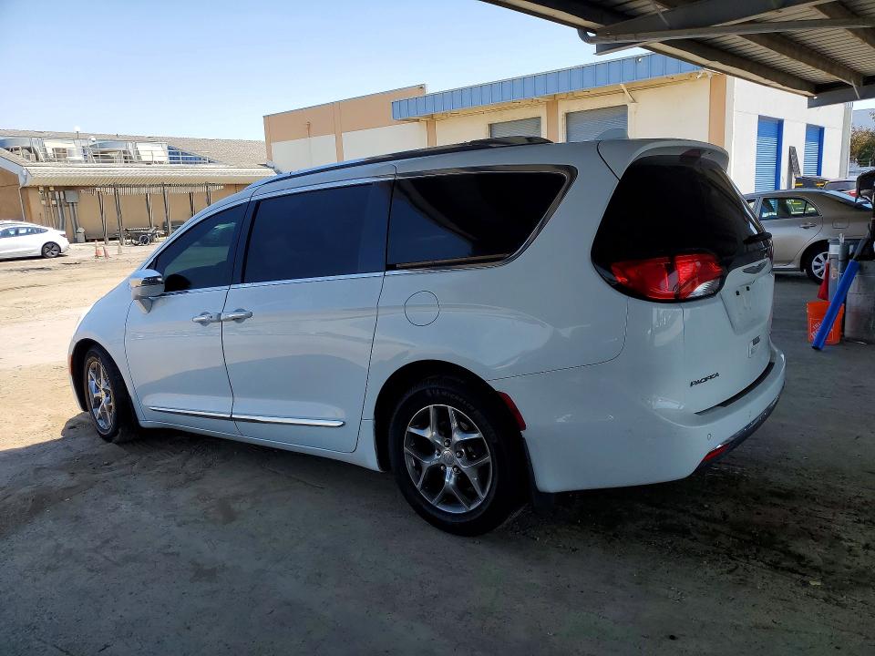 2018 Chrysler Pacifica VIN 2C4RC1GG2JR170892 COPART salvage auction — SIDE, Mt - Dis/Dlr/Exp Only Clean Title, sold $3,200 on 2026-07-30 (photo 2)
