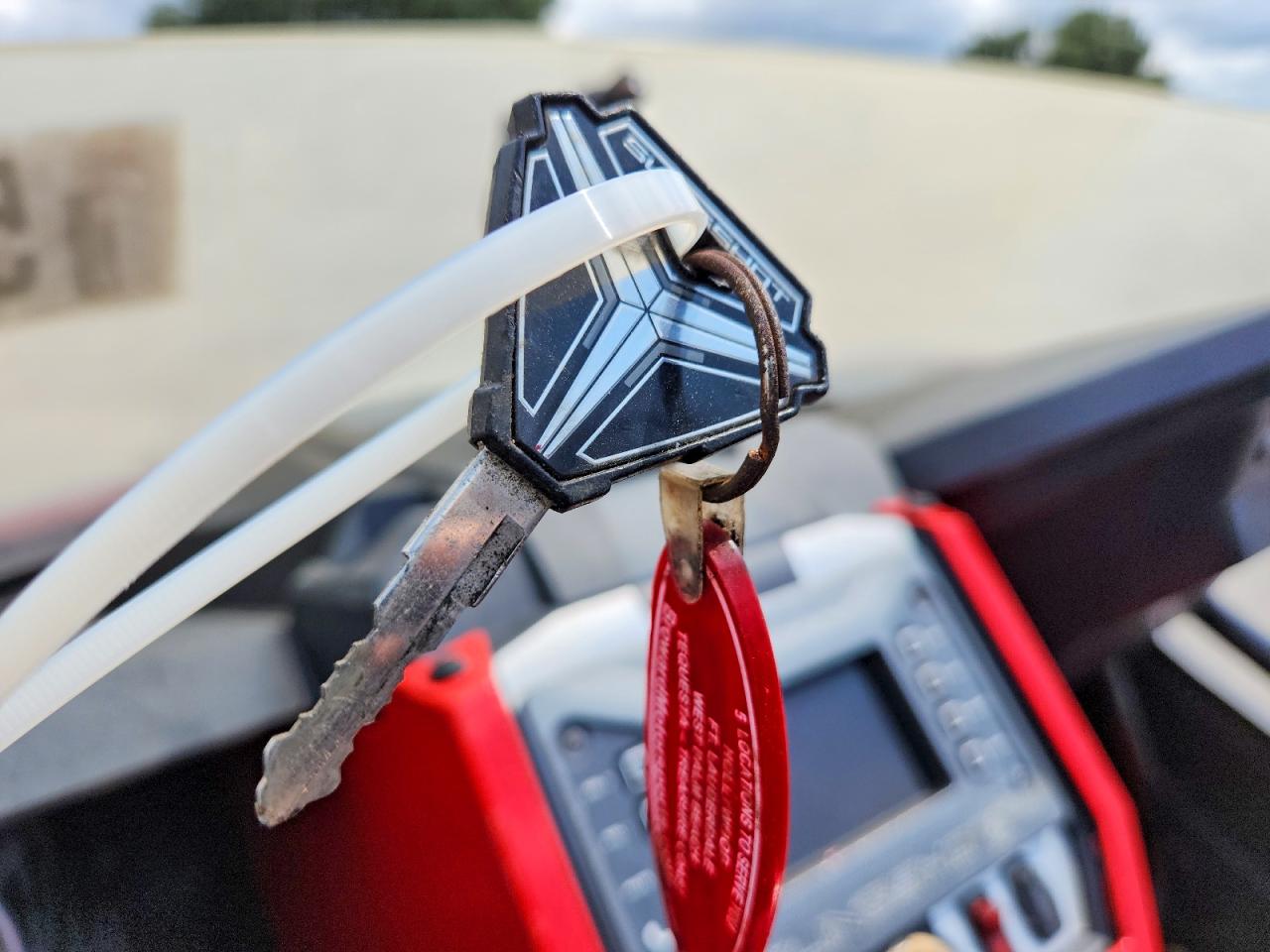 2021 Polaris SLINGSHOT VIN 57XAAPHD6M8144247 COPART salvage auction — Front End, FL - CERTIFICATE OF TITLE, sold $6,100 on 2026-07-03 (photo 8)