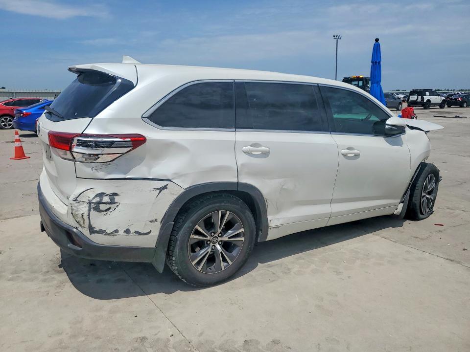 2017 Toyota Highlander VIN 5TDZZRFH5HS190496 COPART salvage auction — FRONT END, Tx - Salvage Vehicle Title, sold $3,650 on 2026-07-02 (photo 3)