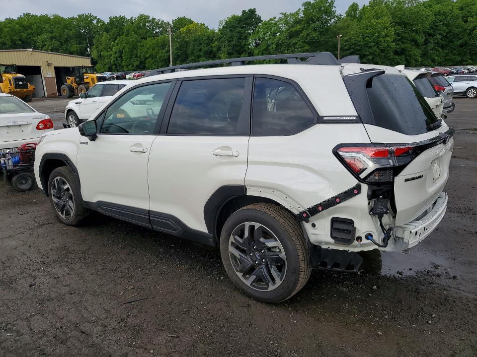 2025 Subaru Forester VIN JF2SLSRD2SH449364 COPART salvage auction — REAR END, NY - MV-907A SALVAGE CERTIFICATE, sold $6,700 on 2026-07-28 (photo 2)