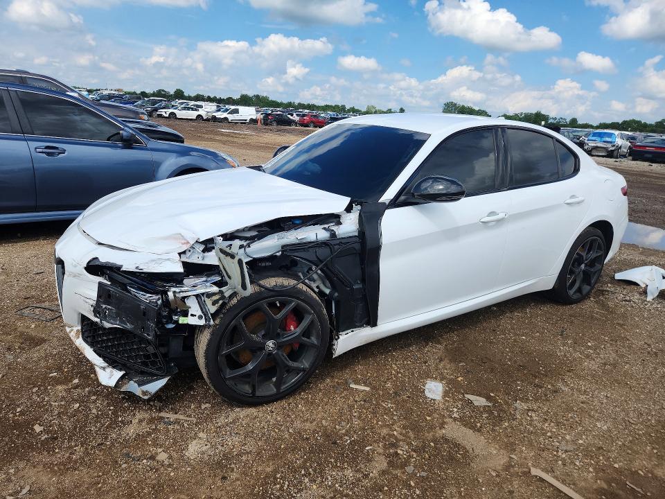 2020 Alfa romeo Giulia VIN ZARFANAN3L7634130 COPART salvage auction — FRONT END, Il - Salvage Certificate, sold $2,850 on 2026-07-21 (photo 1)