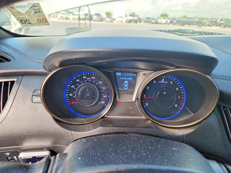 2013 Hyundai Genesis VIN KMHHU6KJ5DU084746 COPART salvage auction — REAR END, LA - CERT OF TITLE-SALVAGE, sold $525 on 2026-07-29 (photo 9)