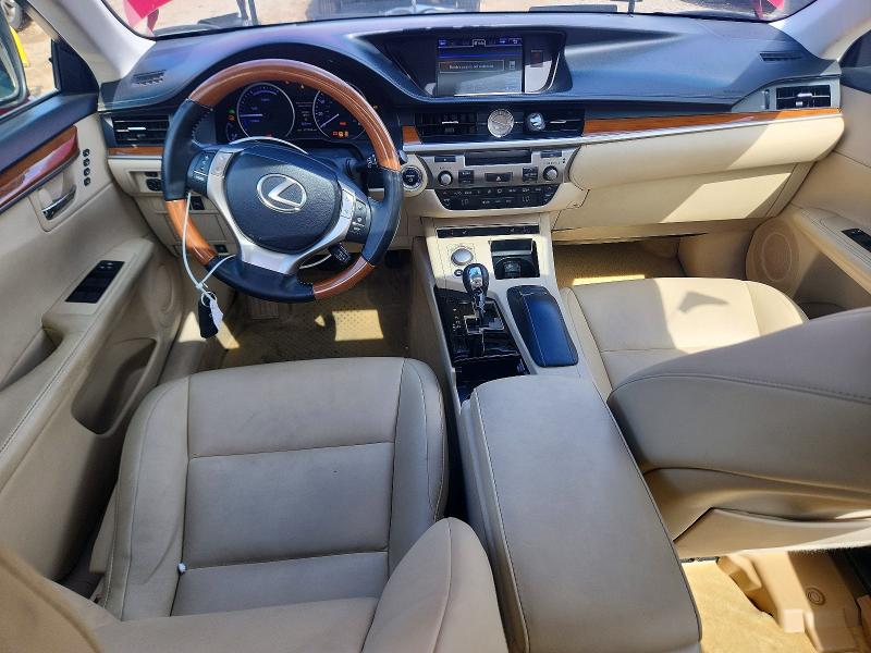 2013 Lexus VIN JTHBW1GG3D2007825 COPART salvage auction — FRONT END, Il - Salvage Certificate, sold $775 on 2026-07-21 (photo 8)