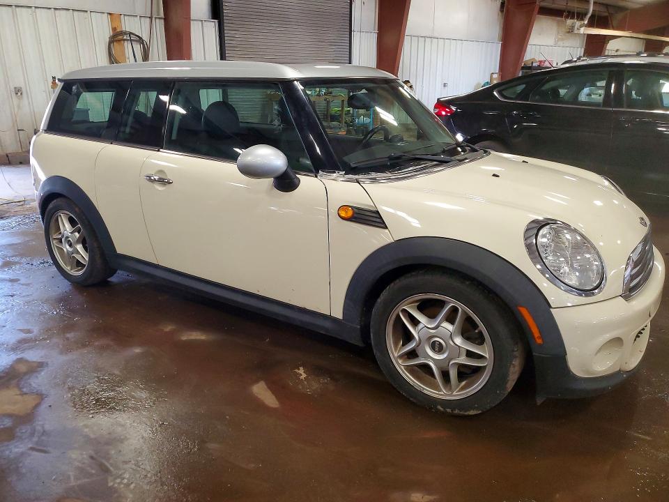 2010 Mini Cooper clubman VIN WMWML3C53ATX36798 COPART salvage auction — WATER/FLOOD, MI - CERT OF TITLE-FLOOD VEHICLE, sold $225 on 2026-07-24 (photo 4)