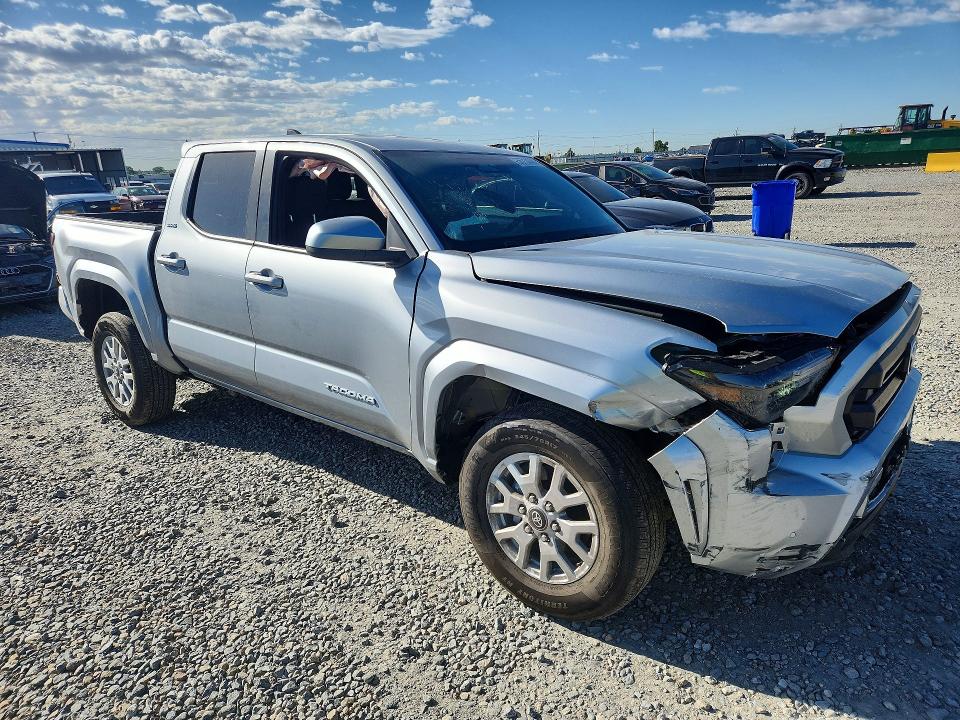 2026 Toyota Tacoma VIN 3TMLB5JN8TM243667 COPART salvage auction — FRONT END, Co - Public - Salvage Title, sold $14,500 on 2026-08-25 (photo 4)