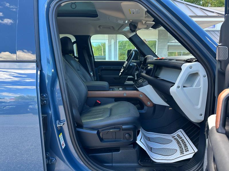 2020 Land rover Defender VIN SALEJEEX1L2026288 COPART salvage auction — MINOR DENT/SCRATCHES, MA - CERTIFICATE OF TITLE (P), sold $28,500 on 2026-07-09 (photo 5)