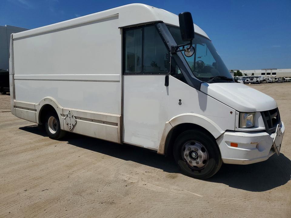 2016 Isuzu Reach VIN JALB4T173G7W01235 COPART salvage auction — NORMAL WEAR, Ca - Dis/Dlr/Exp Only Clean Title, sold $3,950 on 2026-07-30 (photo 4)