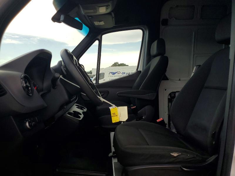 2021 Mercedes-benz Sprinter VIN W1W40CHY5MT052343 COPART salvage auction — MINOR DENT/SCRATCHES, In - Certificate Of Title, sold $10,500 on 2026-07-27 (photo 7)