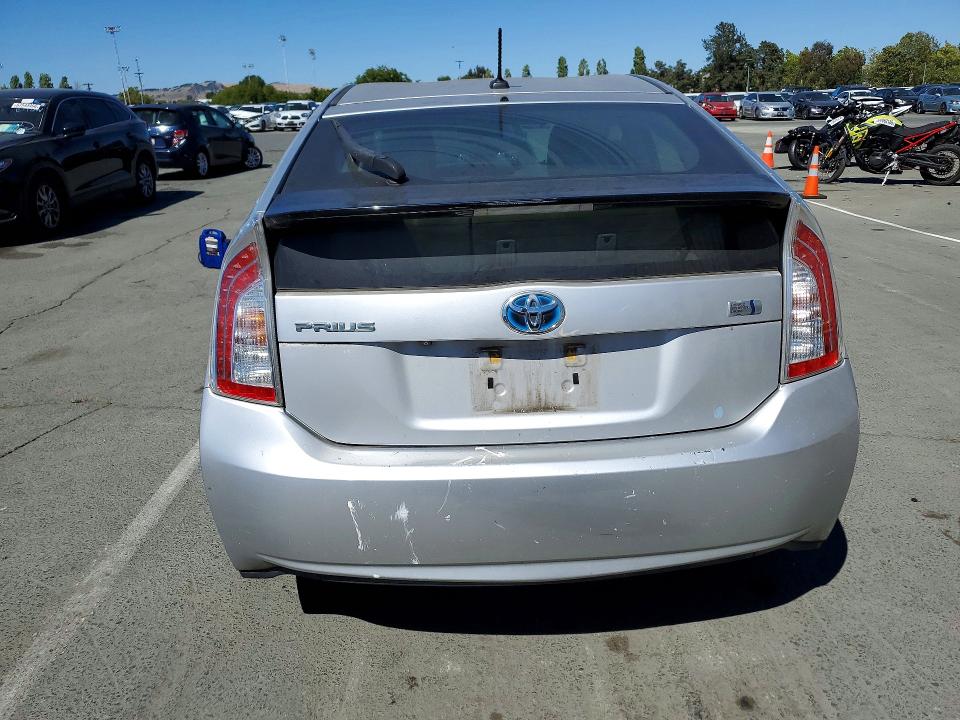 2015 Toyota Prius VIN JTDKN3DU7F0433817 COPART salvage auction — MINOR DENT/SCRATCHES, CA - DIS/DLR/EXP ONLY CLEAN TITLE, sold $2,500 on 2026-07-31 (photo 6)