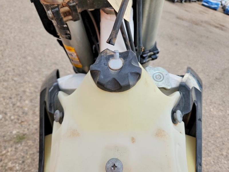 2017 Husqvarna VIN VBKUCR432HM301924 COPART salvage auction — MINOR DENT/SCRATCHES, Nm - Cert Of Title-Salvage, sold $550 on 2026-09-17 (photo 7)