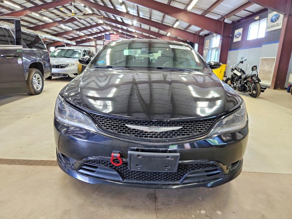 2015 Chrysler 200 VIN 1C3CCCDG8FN540418 COPART salvage auction — MINOR DENT/SCRATCHES, RI - CERTIFICATE OF TITLE, sold $2,550 on 2026-07-10 (photo 5)