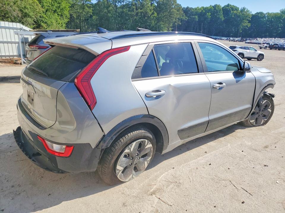 2023 Kia Niro VIN KNDCR3L18P5073462 COPART salvage auction — SIDE, Nc - Salvage Certificate Of Title, sold $1,550 on 2026-07-24 (photo 3)