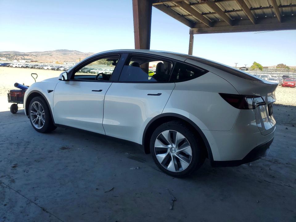 2022 Tesla Model y VIN 7SAYGDEE3NF354195 COPART salvage auction — REAR END, Salvage Title, sold $15,600 on 2026-07-13 (photo 2)