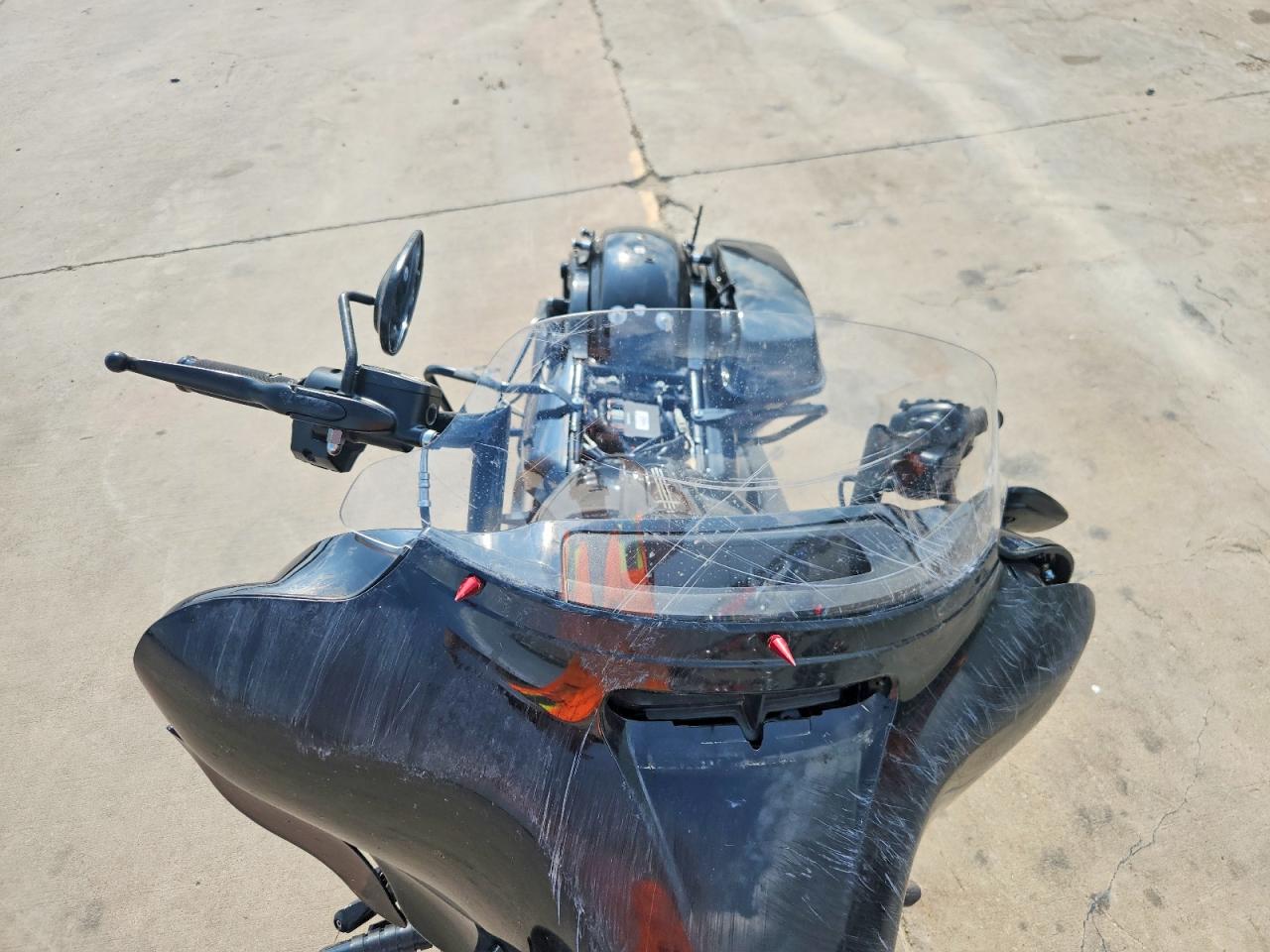 2020 Harley Davidson Flhx VIN 1HD1KBC10LB620224 COPART salvage auction — Front End, TX - SALVAGE VEHICLE TITLE, sold $4,900 on 2026-07-09 (photo 5)