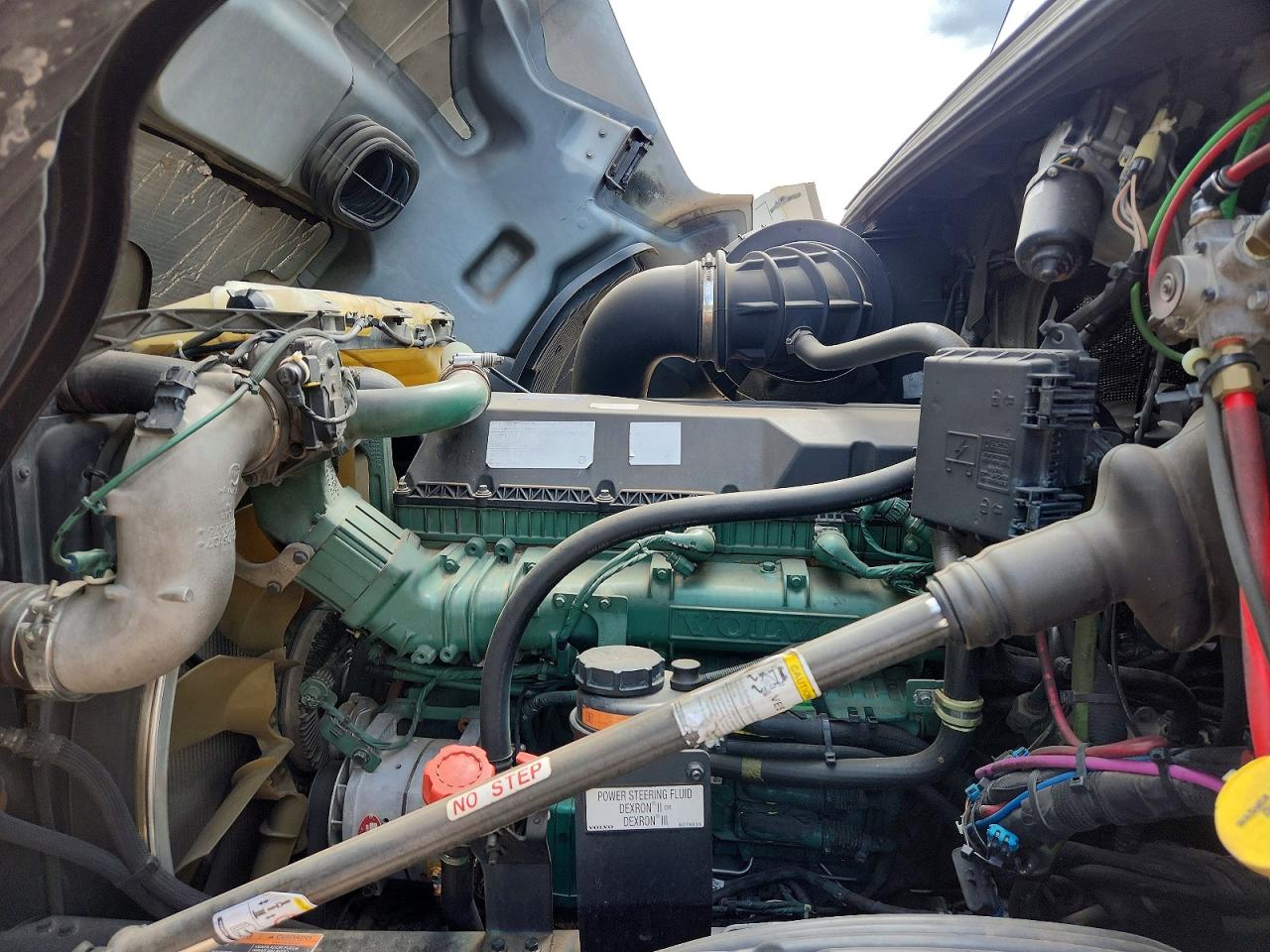 2020 Volvo Vnl VIN 4V4NC9EH6LN244201 COPART salvage auction — Burn Engine, TX - SALVAGE VEHICLE TITLE, sold $13,400 on 2026-07-01 (photo 7)