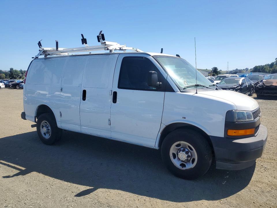 2019 Chevrolet Express 2500 VIN 1GCWGAFP9K1248860 COPART salvage auction — MINOR DENT/SCRATCHES, CA - DIS/DLR/EXP ONLY CLEAN TITLE, sold $10,200 on 2026-07-09 (photo 4)