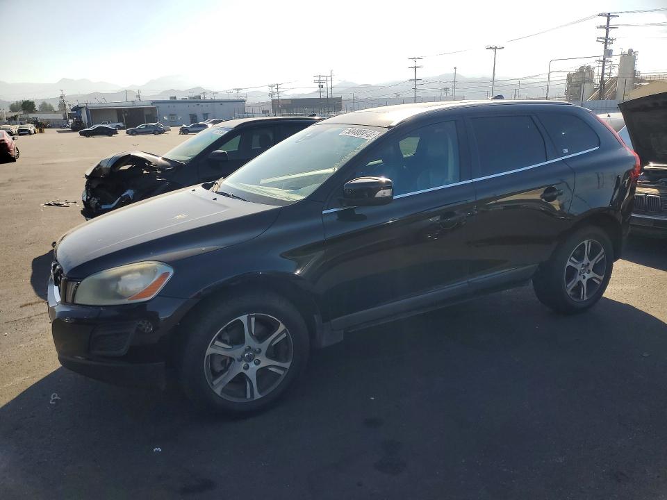2013 Volvo VIN YV4902DZ2D2449599 COPART salvage auction — MINOR DENT/SCRATCHES, Ca - Dis/Dlr/Exp Only Clean Title, sold $700 on 2026-07-22 (photo 1)