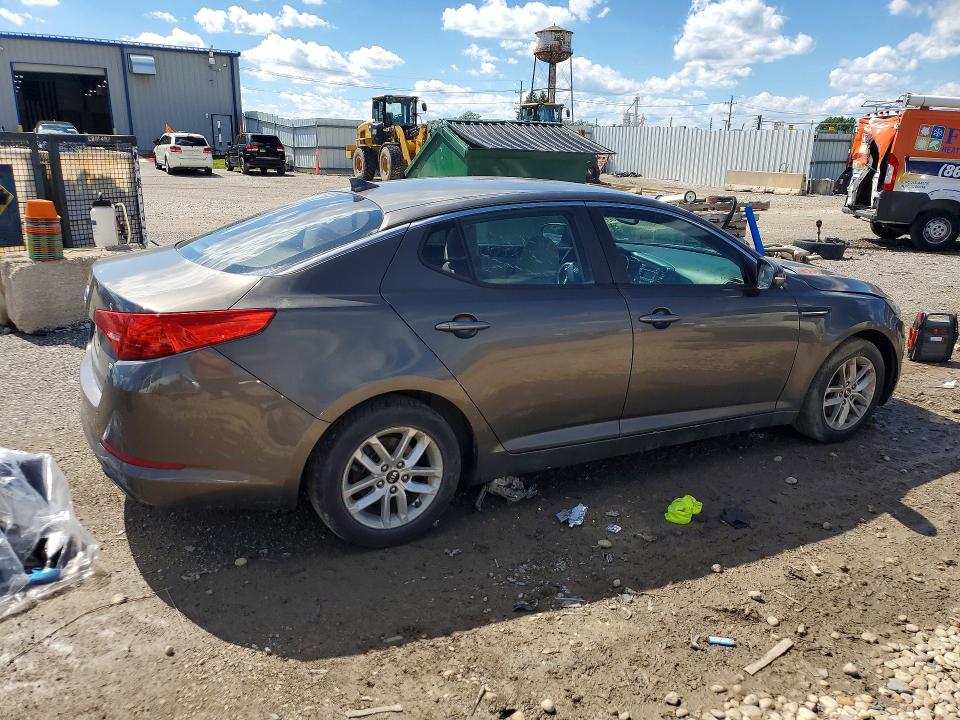 2011 Kia Optima VIN KNAGM4A71B5122620 COPART salvage auction — VANDALISM, Il - Salvage Certificate, sold $375 on 2026-07-31 (photo 3)