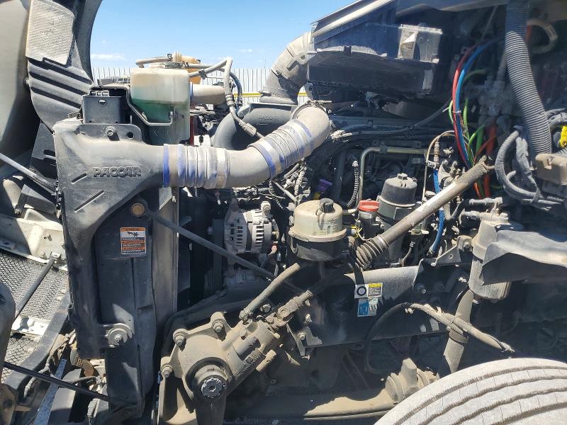 2017 Kenworth T680 VIN 1XKYAP8X9HJ171656 COPART salvage auction — MINOR DENT/SCRATCHES, IN - CERTIFICATE OF TITLE, sold $1,900 on 2026-07-07 (photo 7)