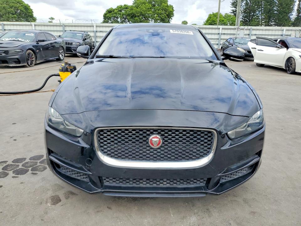 2019 Jaguar Xe VIN SAJAD4FX3KCP46739 COPART salvage auction — WATER/FLOOD, Fl - Cert Of Title-Slvg Rebld Flood, sold $1,000 on 2026-07-29 (photo 5)