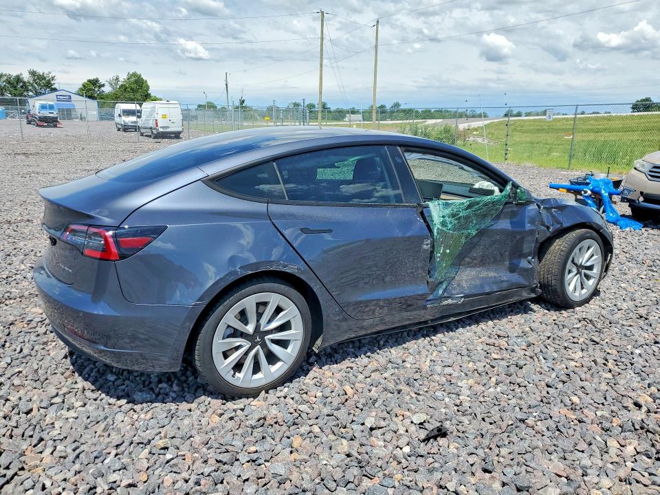 2021 Tesla Model 3 VIN 5YJ3E1EB0MF983543 COPART salvage auction — SIDE, In - Cert Of Title-Salvage Title, sold $4,600 on 2026-07-28 (photo 3)