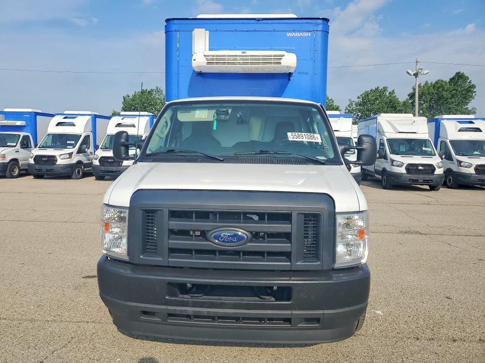 2023 Ford E-350 VIN 1FDWE3FK7PDD32070 COPART salvage auction — MINOR DENT/SCRATCHES, Oh - Certificate Of Title, sold $11,500 on 2026-07-29 (photo 5)