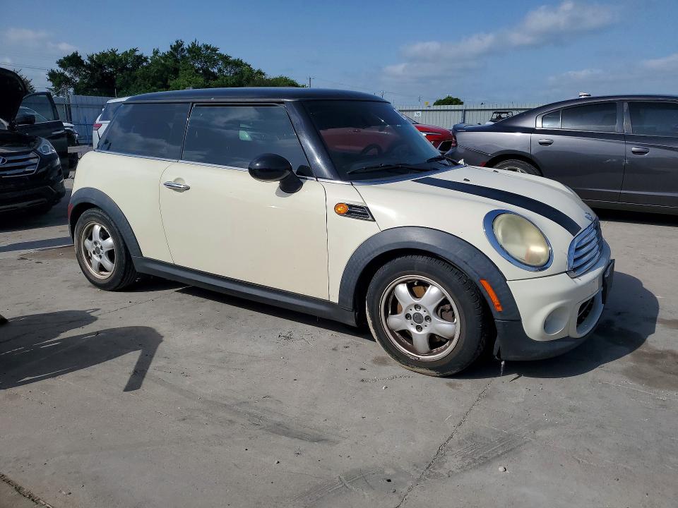 2011 Mini Cooper VIN WMWSU3C54BT091391 COPART salvage auction — WATER/FLOOD, Tx - Salvage Title-Flood Damage, sold $175 on 2026-08-03 (photo 4)
