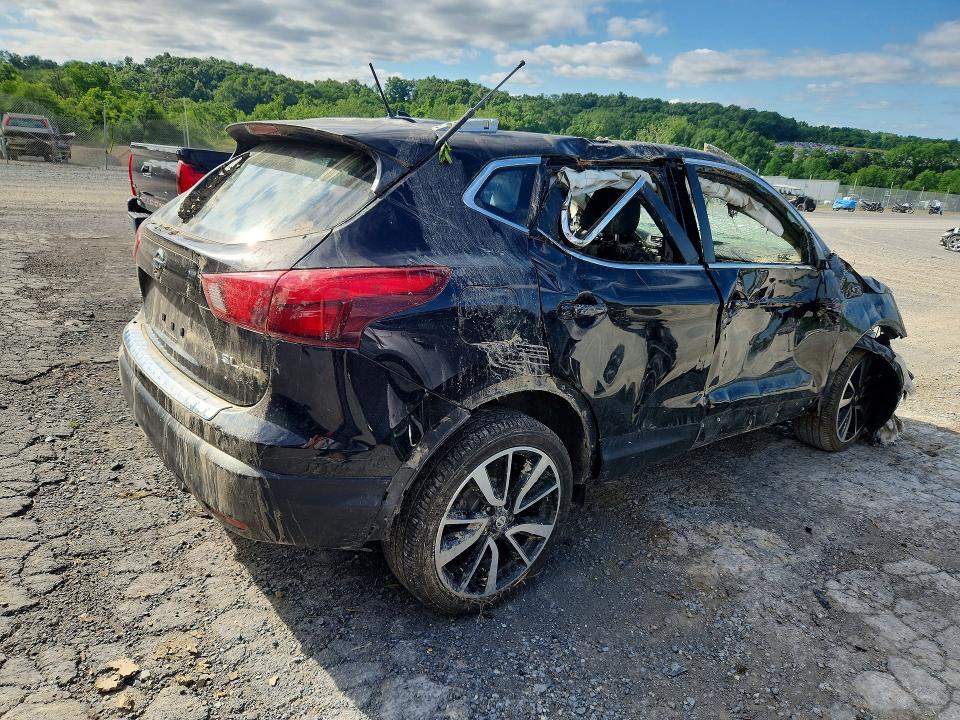 2017 Nissan Rogue VIN JN1BJ1CR4HW117033 COPART salvage auction — WATER/FLOOD, Pa - Certificate Of Salvage, sold $375 on 2026-07-02 (photo 3)