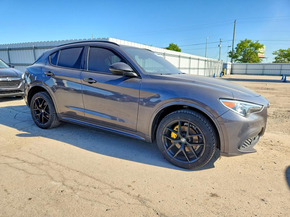 2021 Alfa romeo Stelvio VIN ZASPAKBN5M7D02601 COPART salvage auction — REAR END, IN - CERT OF TITLE-SALVAGE TITLE, sold $100 on 2026-08-10 (photo 4)