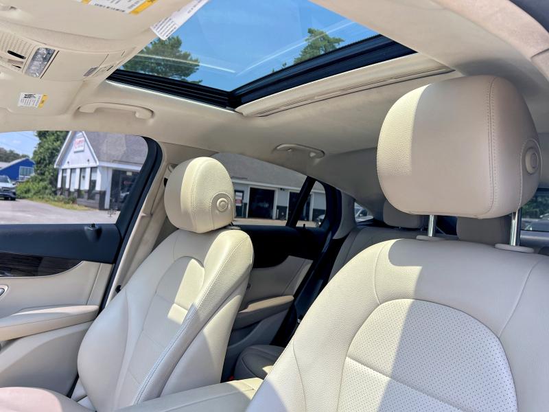 2017 Mercedes-benz Glc VIN WDC0J4KB8HF132039 COPART salvage auction — MINOR DENT/SCRATCHES, Dc - Certificate Of Title (P), sold $13,500 on 2026-07-15 (photo 9)